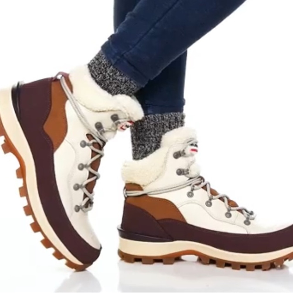 Hunter Women Explorer Leather boots Cream and Brown Winter Boots